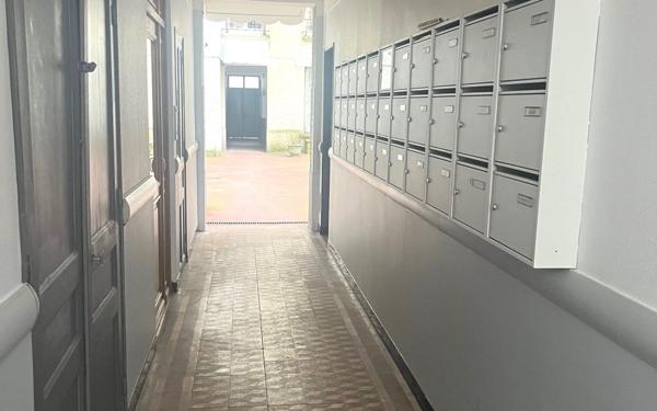 Appartement à vendre    1 pièce • 21,56 m2 Vincennes