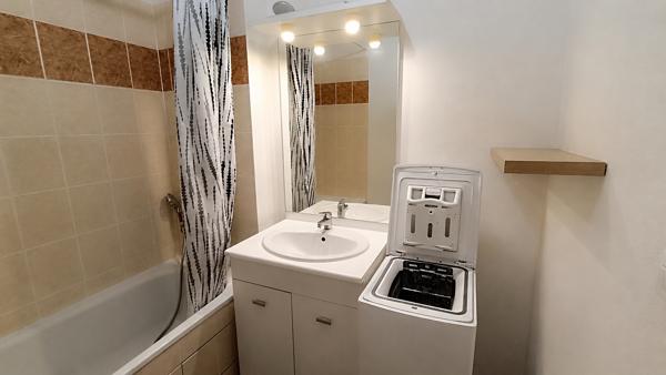 Appartement
         3 pièces
        - 67 m² 126 000 € *