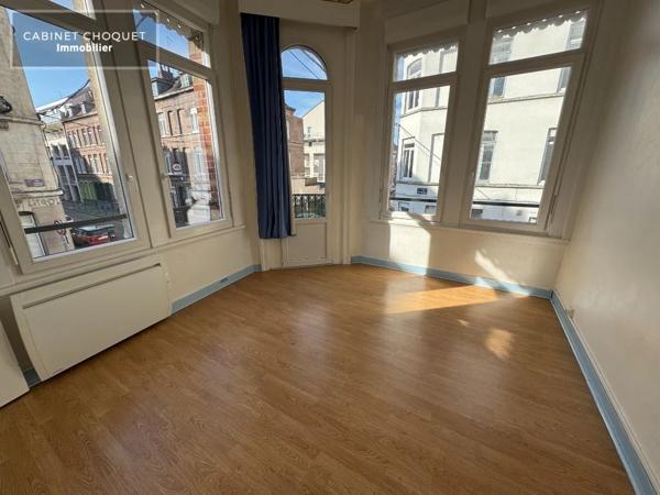 LOGEMENT F4 EN TRIPLEX + BALCON - IDEAL COLOCATION A LOUER - LILLE GAMBETTA - REPUBLIQUE - 77 m 2 - 1 399 € charges comprises par mois