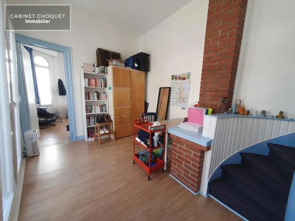 LOGEMENT F4 EN TRIPLEX + BALCON - IDEAL COLOCATION A LOUER - LILLE GAMBETTA - REPUBLIQUE - 77 m 2 - 1 399 € charges comprises par mois