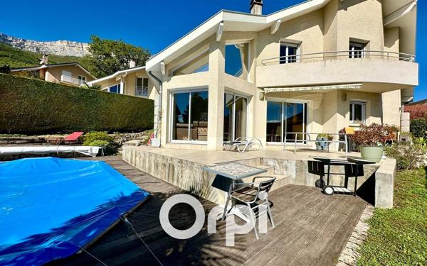 Maison à vendre    6 pièces • 161,01 m2 Claix