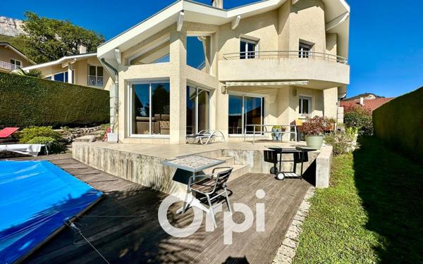 Maison à vendre    6 pièces • 161,01 m2 Claix