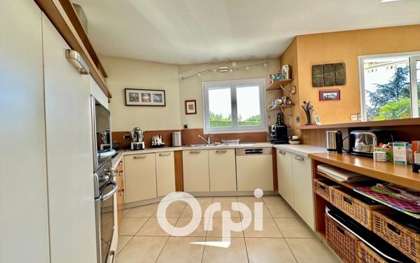 Maison à vendre    6 pièces • 161,01 m2 Claix