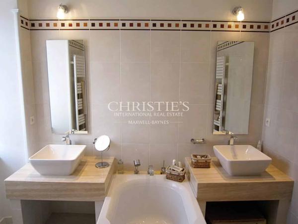 Élégant château du XIXème siècle près de Saint-Émilion – idéal pour un projet d’œnotourisme