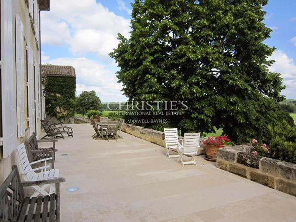 Élégant château du XIXème siècle près de Saint-Émilion – idéal pour un projet d’œnotourisme