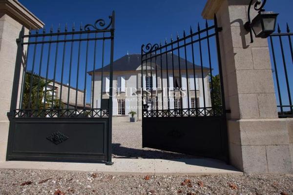 Élégant château du XIXème siècle près de Saint-Émilion – idéal pour un projet d’œnotourisme