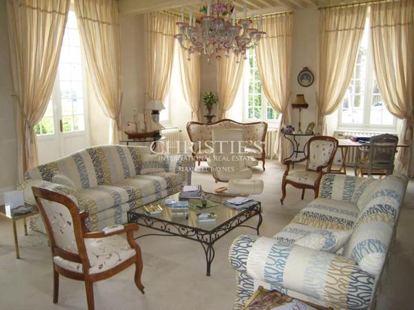 Élégant château du XIXème siècle près de Saint-Émilion – idéal pour un projet d’œnotourisme