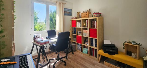 EYSINES MIGRON - 33320 - Intra rocade - Maison 4 chambres, jardin , calme 110m² sur 250m² de parcelle