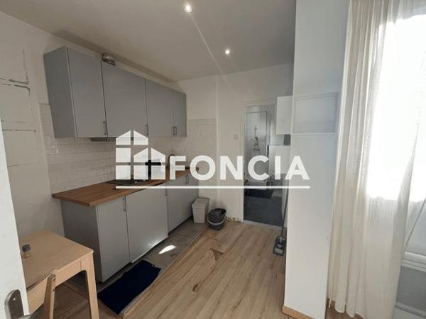 Location Studio 19.7 m² - 8 RUE DE LA COURTILLE Melun 77000