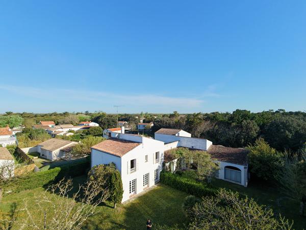 Maison d'architecte 1970 - la Rémigeasse 284 m² habitables 10 pièces