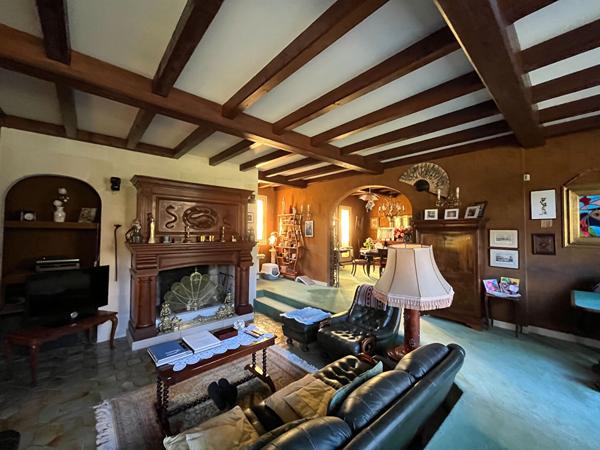 Maison d'architecte 1970 - la Rémigeasse 284 m² habitables 10 pièces