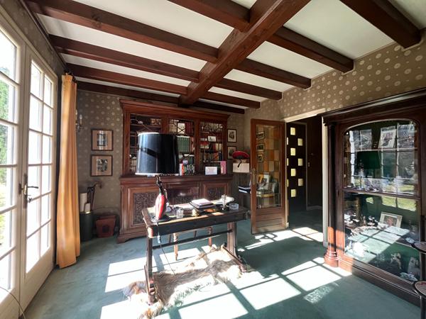Maison d'architecte 1970 - la Rémigeasse 284 m² habitables 10 pièces
