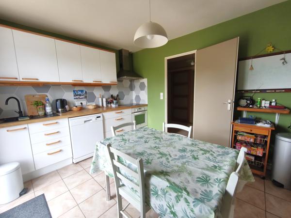 Maison T5 avec grand garage et jardin
