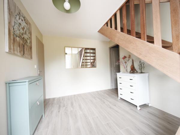 Maison T5 avec grand garage et jardin