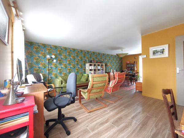 Maison T5 avec grand garage et jardin