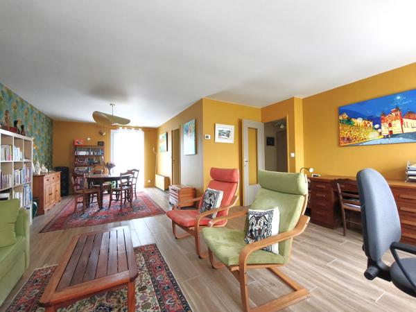 Maison T5 avec grand garage et jardin