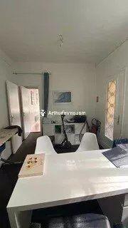 Location                                                      Local commercial
                        
                     2 pièces                      33 m2                     à Vanves
