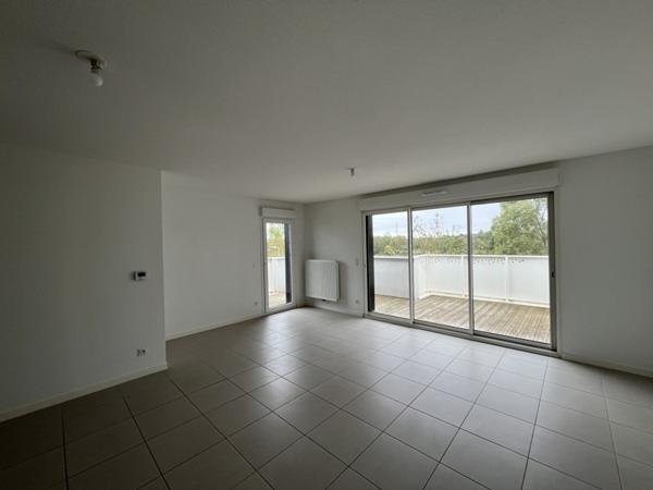 Appartement à louer 1 280 € CC Villenave-d'Ornon 4 p 85 m² DPE C