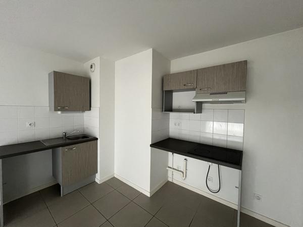 Appartement à louer 1 280 € CC Villenave-d'Ornon 4 p 85 m² DPE C