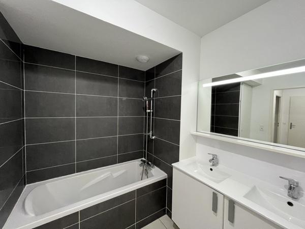 Appartement à louer 1 280 € CC Villenave-d'Ornon 4 p 85 m² DPE C