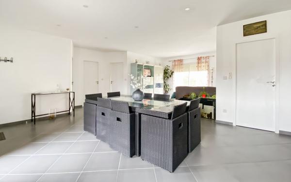 Maison à vendre    3 pièces • 77 m2 Boé