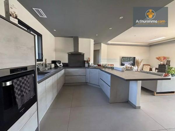 Vente                                                      Maison
                        
                     4 pièces                      100 m2                     à Marmande