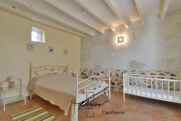 Propriété au charme de l'ancien - comprenant 2 gîtes - dépendances