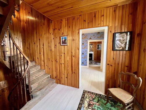 Maison de caractère indépendante transformée en belle résidence familiale