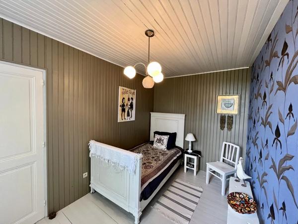Maison de caractère indépendante transformée en belle résidence familiale