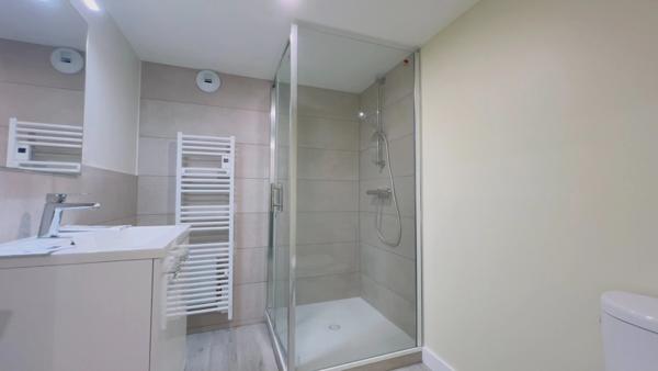 GOURIN (56) – Maison à vendre : 5 pièces, 122 m² habitables, garage, atelier, terrain de 815 m².