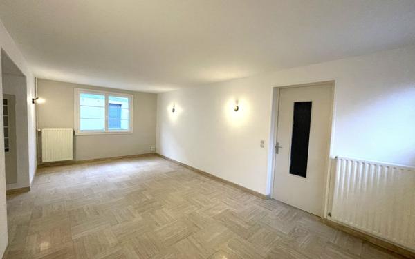 Immeuble à vendre    12 pièces • 286 m2 Nanteuil-le-Haudouin