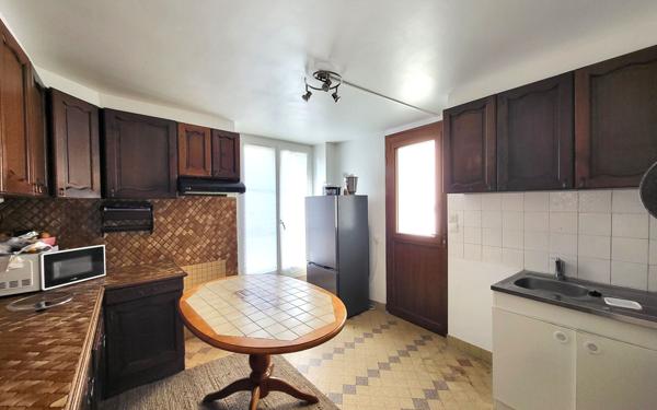 Immeuble à vendre    12 pièces • 286 m2 Nanteuil-le-Haudouin