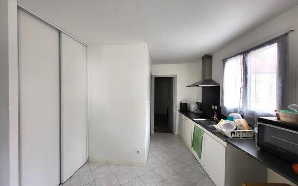Immeuble à vendre    12 pièces • 286 m2 Nanteuil-le-Haudouin