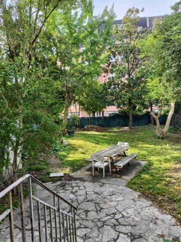 Immeuble
         9 pièces
        - 250 m² Exclusivité 320 000 € *