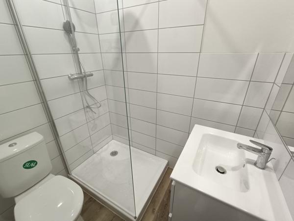 Immeuble
         9 pièces
        - 250 m² Exclusivité 320 000 € *