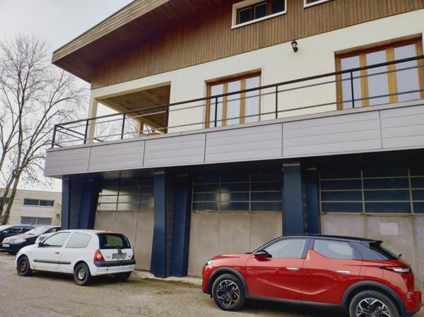 Dpt Savoie (73), à louer CHALLES LES EAUX Local commercial 170 m²