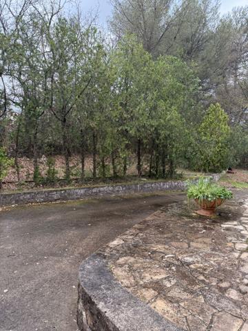 MAISON AVEC 3 CHAMBRES ET JARDIN 13710 FUVEAU