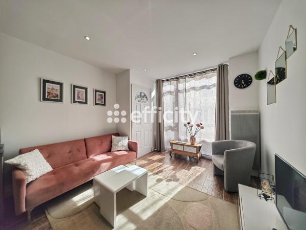 Appartement
         3 pièces
        - 43 m² Exclusivité 164 000 € *