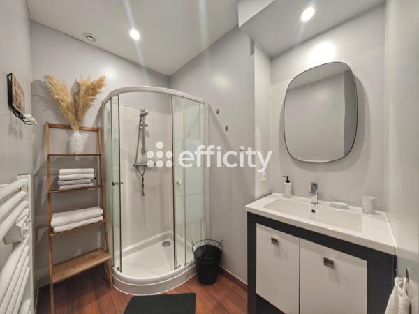 Appartement
         3 pièces
        - 43 m² Exclusivité 164 000 € *