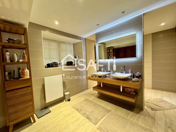 Propriété de caractère dans un cadre idyllique