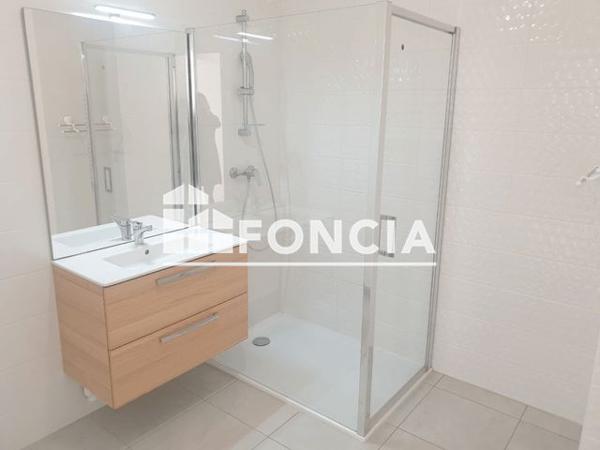 Location Appartement 3 pièces 68.89 m² - 57 RUE PAUL LANGEVIN Echirolles 38130