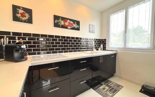 Maison à vendre    3 pièces • 70 m2 Évry