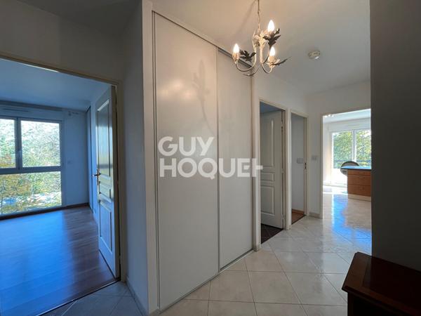 LOCATION : appartement F3 (80 m²) à MORANGIS