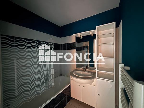 Location Appartement meublé 3 pièces 53.57 m² - 74 74BIS CHEMIN GUILHEM Pau 64000