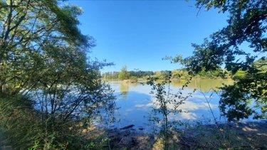 Terrain de loisirs - Bois - Etang à vendre à Arthon dans l'Indre (36330), ref : 021/1555