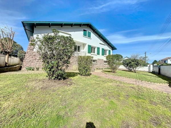 Maison à vendre    5 pièces •  Boucau