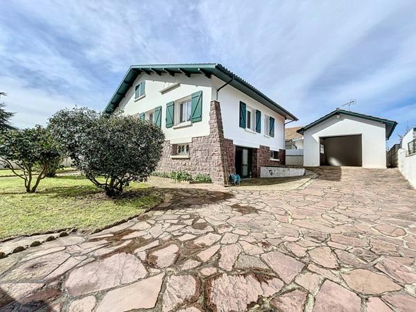 Maison à vendre    5 pièces •  Boucau