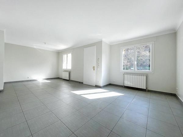 Maison à vendre    5 pièces •  Boucau