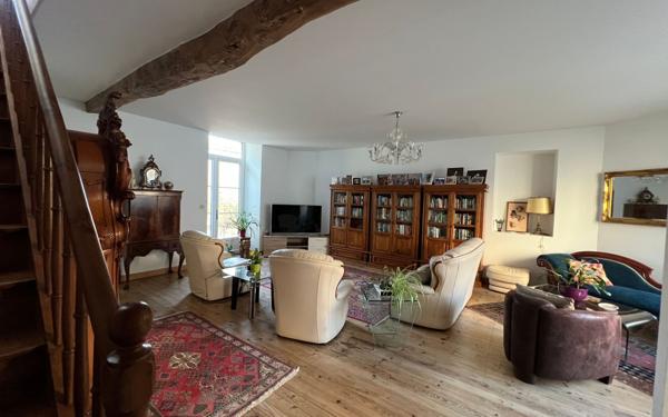 Maison à vendre    6 pièces • 194 m2 Aulnay