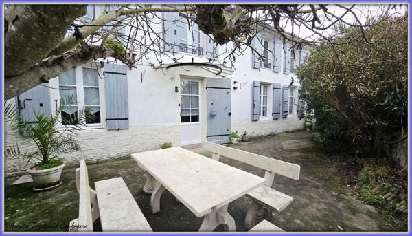 Maison à vendre 5 pièces VARAIZE (17) d'environ 145m² avec 4 chambres, garage et 700m² de terrain PLEIN SUD
